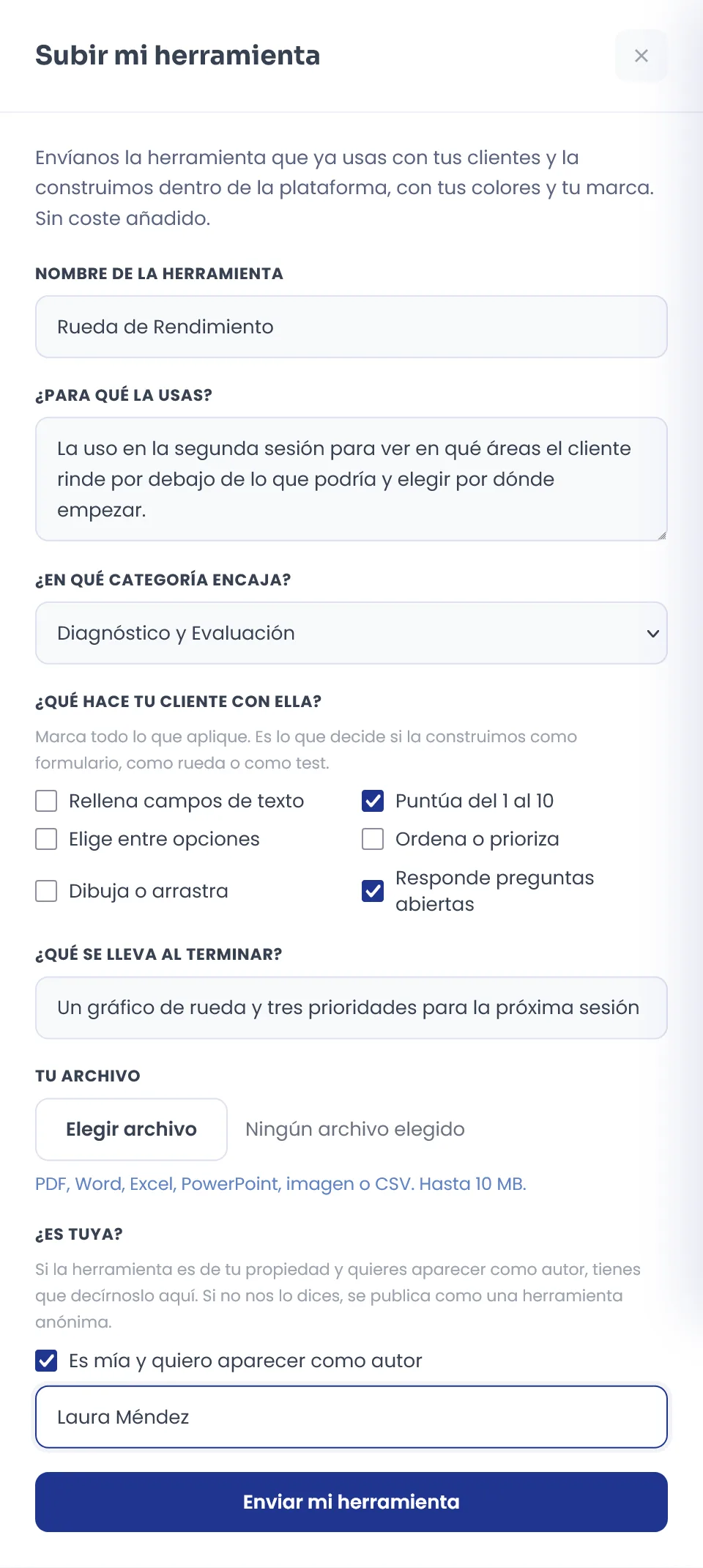 Formulario Subir mi herramienta de CoachPro Tools con los campos nombre, uso, categoría, qué hace el cliente, qué se lleva, archivo y autoría